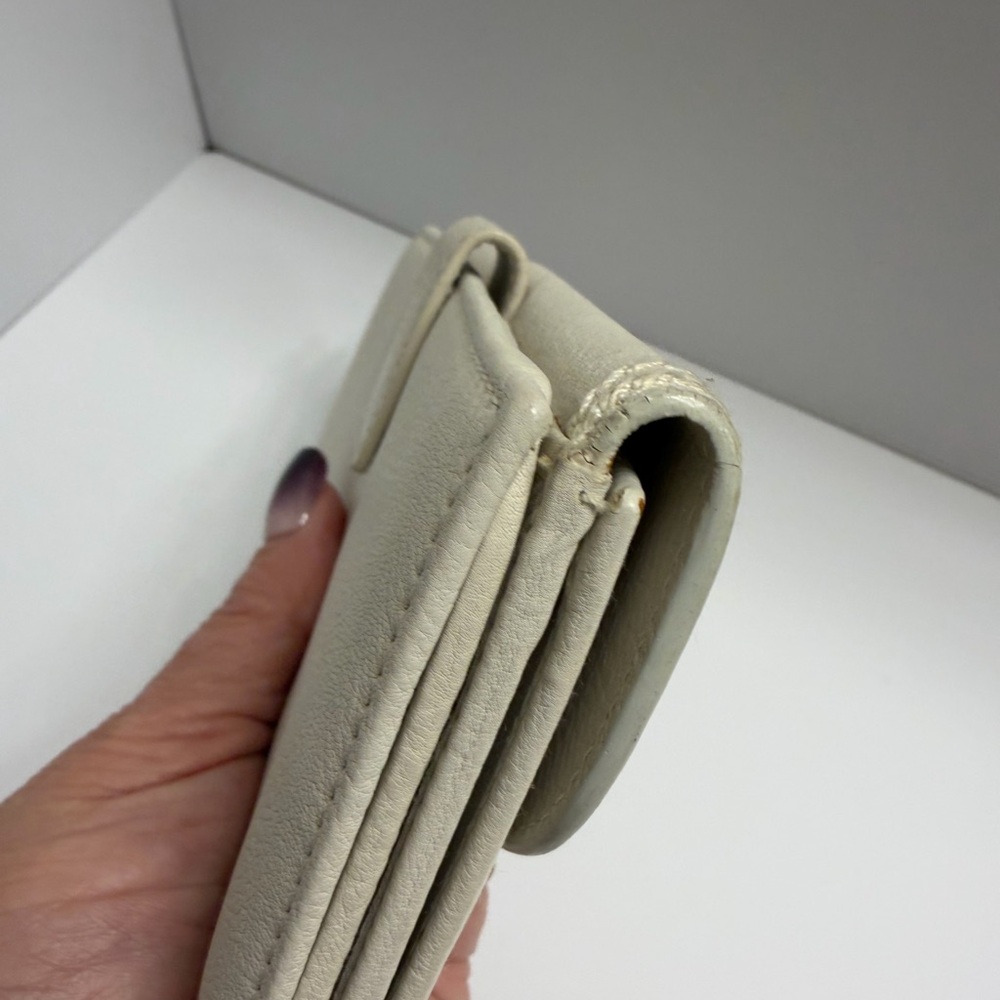 Dior Vintage Off-White Leather Women's Wallet - Picture 4 of 12